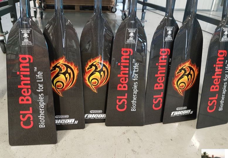 Personalisierte Falcon II Karbon Paddel mit Teamlogos